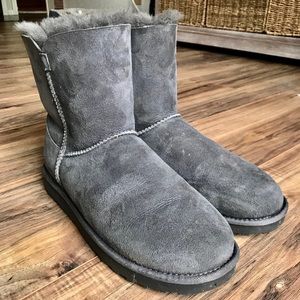 Grey Fuzzy Lined Boots